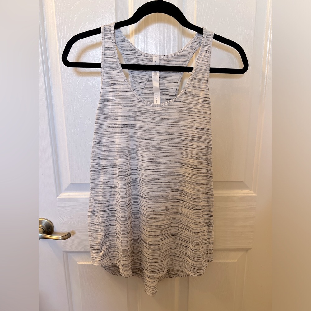 Lululemon size 6 women’s tank top
